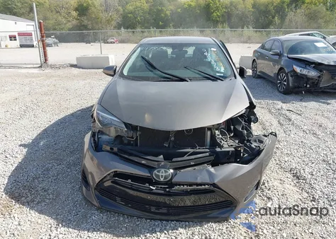 2018 Toyota Corolla Le z USA, uszkodzony, nr VIN 2T1BURHE4JC980373